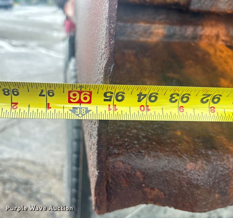 image for item DP1121 2001 International 4900 dump truck