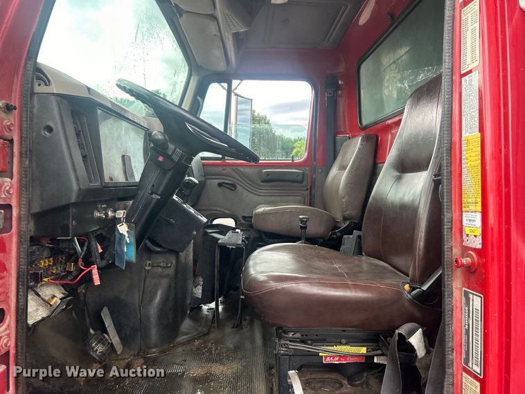 image for item DP1121 2001 International 4900 dump truck