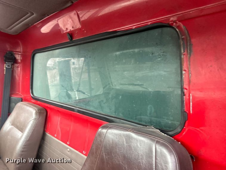 image for item DP1121 2001 International 4900 dump truck