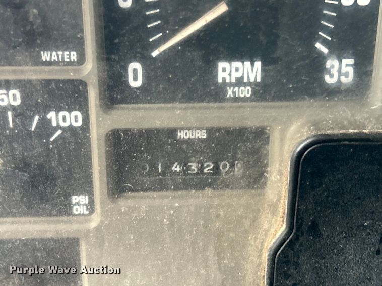 image for item DP1121 2001 International 4900 dump truck