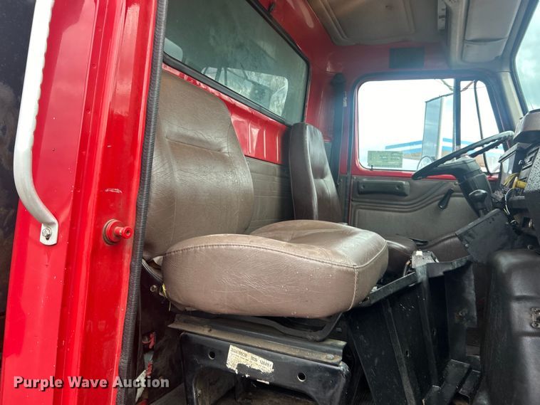 image for item DP1121 2001 International 4900 dump truck