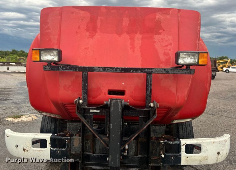 image for item DP1121 2001 International 4900 dump truck