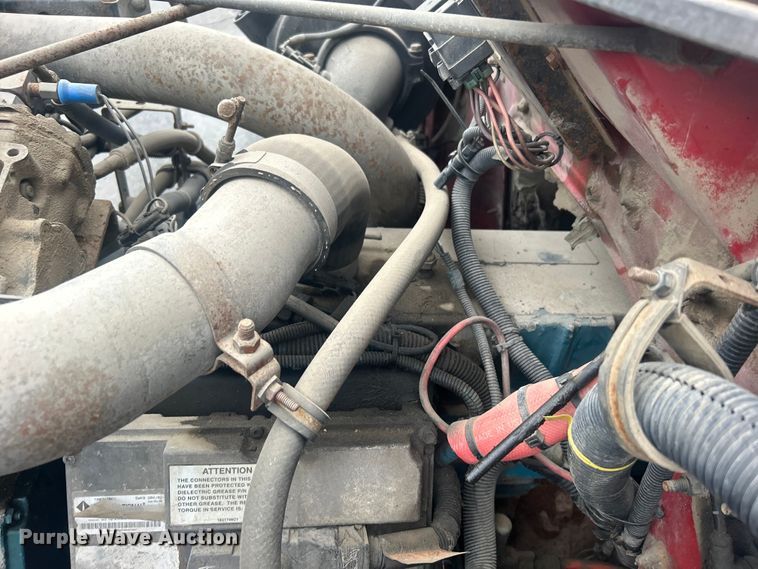 image for item DP1121 2001 International 4900 dump truck