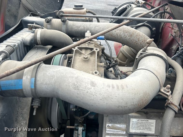 image for item DP1121 2001 International 4900 dump truck