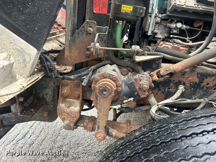 image for item DP1121 2001 International 4900 dump truck