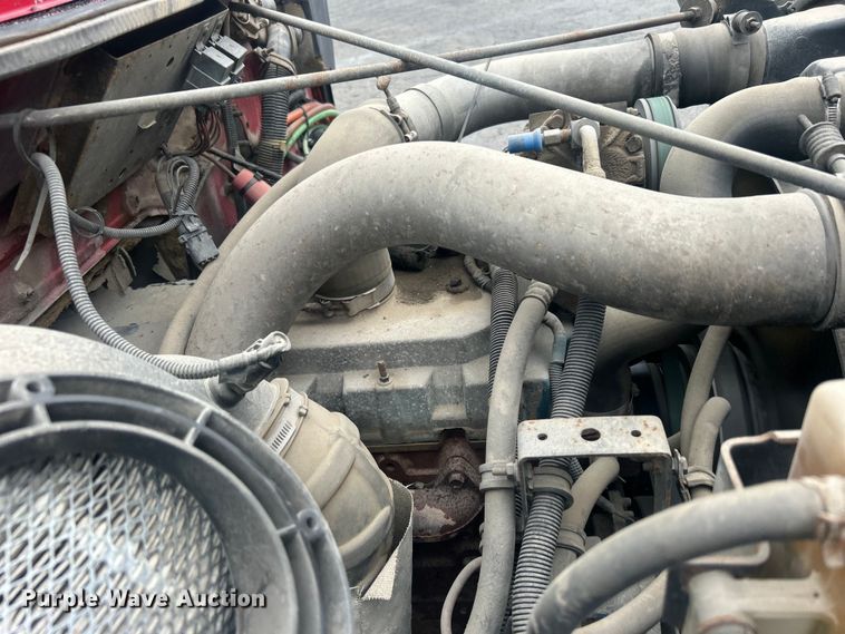 image for item DP1121 2001 International 4900 dump truck