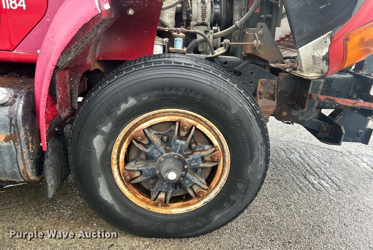 image for item DP1121 2001 International 4900 dump truck