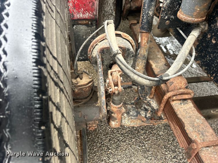 image for item DP1121 2001 International 4900 dump truck