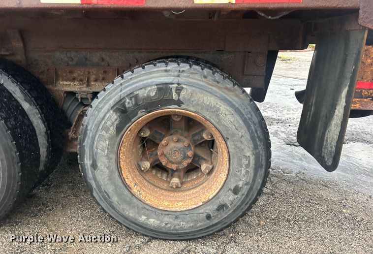 image for item DP1121 2001 International 4900 dump truck