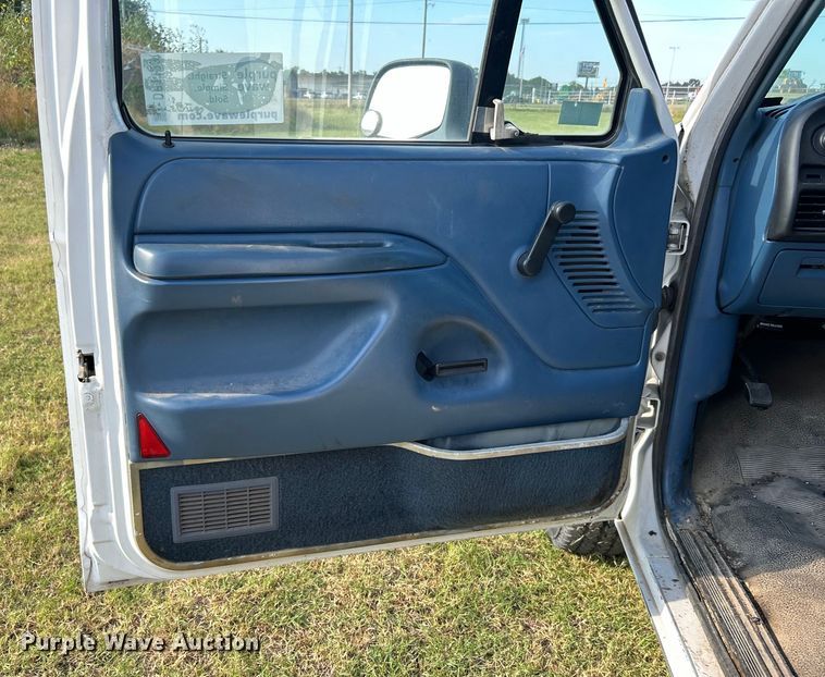 image for item DP1123 1997 Ford F250 pickup truck