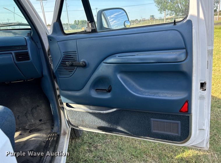 image for item DP1123 1997 Ford F250 pickup truck