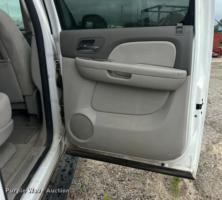 image for item DP1130 2008 Chevrolet Suburban SUV