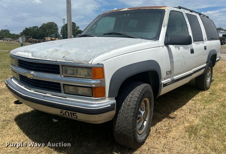 image for item DP1131 1999 Chevrolet Suburban 2500 SUV