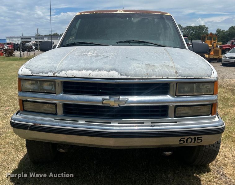 image for item DP1131 1999 Chevrolet Suburban 2500 SUV