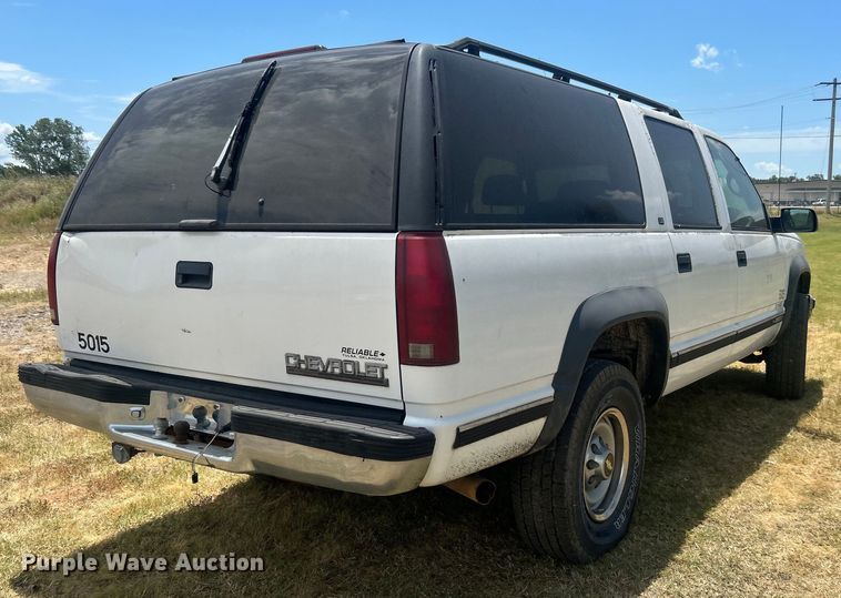 image for item DP1131 1999 Chevrolet Suburban 2500 SUV