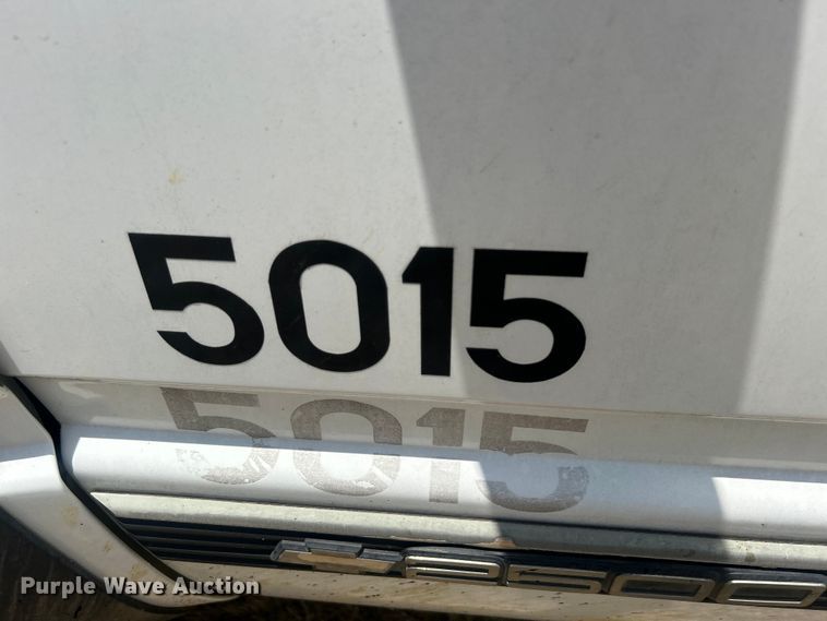 image for item DP1131 1999 Chevrolet Suburban 2500 SUV