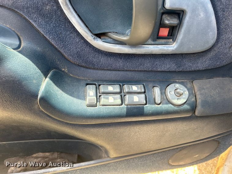 image for item DP1131 1999 Chevrolet Suburban 2500 SUV