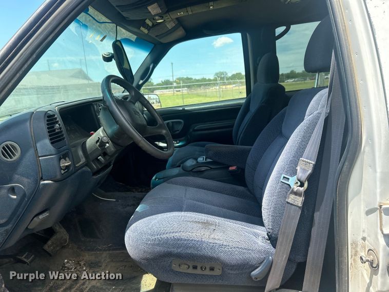 image for item DP1131 1999 Chevrolet Suburban 2500 SUV