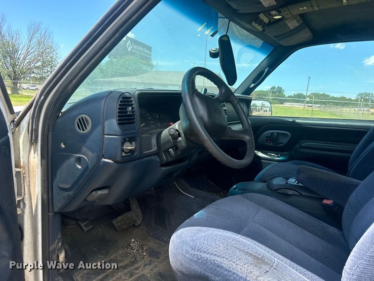 image for item DP1131 1999 Chevrolet Suburban 2500 SUV