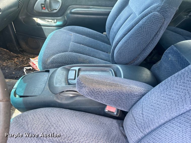 image for item DP1131 1999 Chevrolet Suburban 2500 SUV