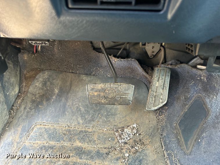 image for item DP1131 1999 Chevrolet Suburban 2500 SUV