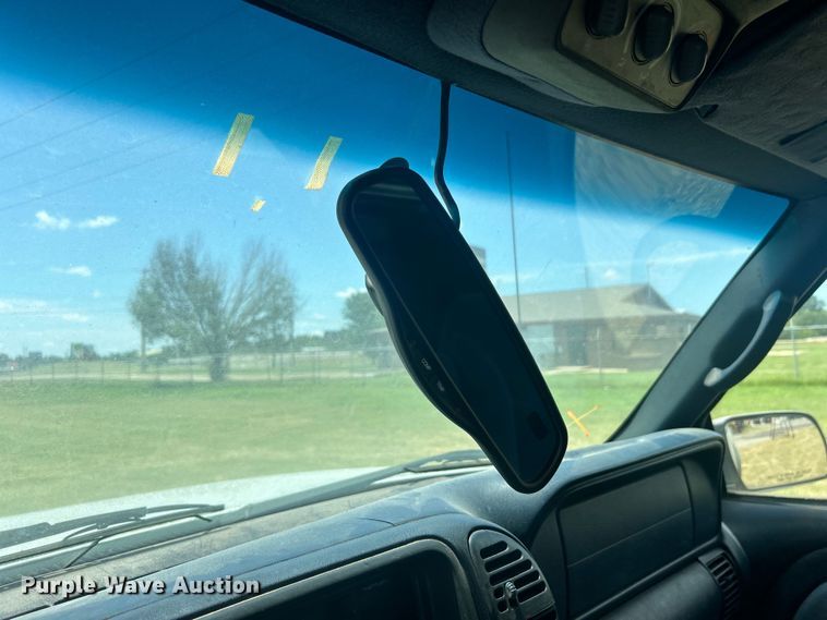 image for item DP1131 1999 Chevrolet Suburban 2500 SUV