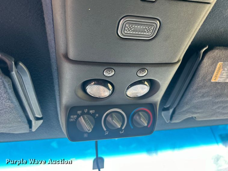 image for item DP1131 1999 Chevrolet Suburban 2500 SUV