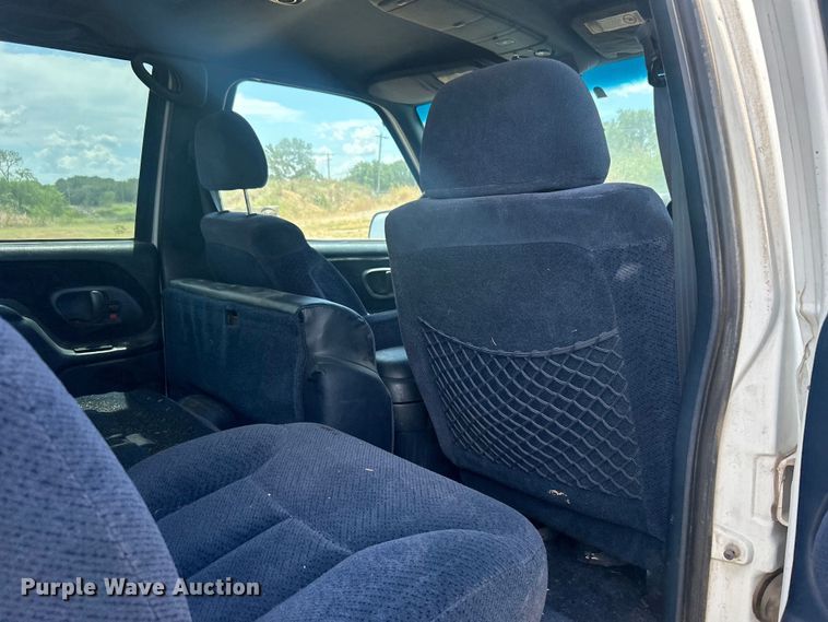 image for item DP1131 1999 Chevrolet Suburban 2500 SUV