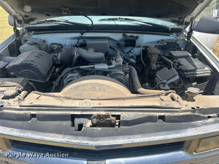 image for item DP1131 1999 Chevrolet Suburban 2500 SUV