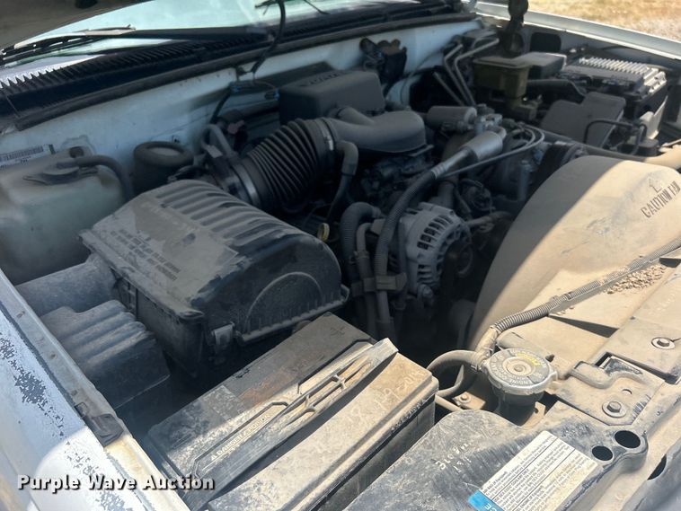 image for item DP1131 1999 Chevrolet Suburban 2500 SUV