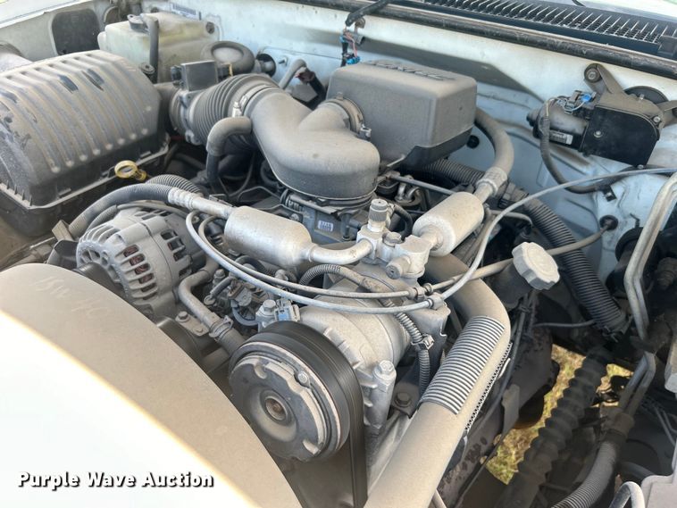 image for item DP1131 1999 Chevrolet Suburban 2500 SUV