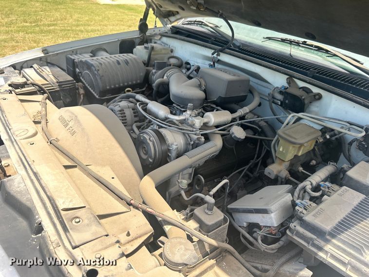 image for item DP1131 1999 Chevrolet Suburban 2500 SUV