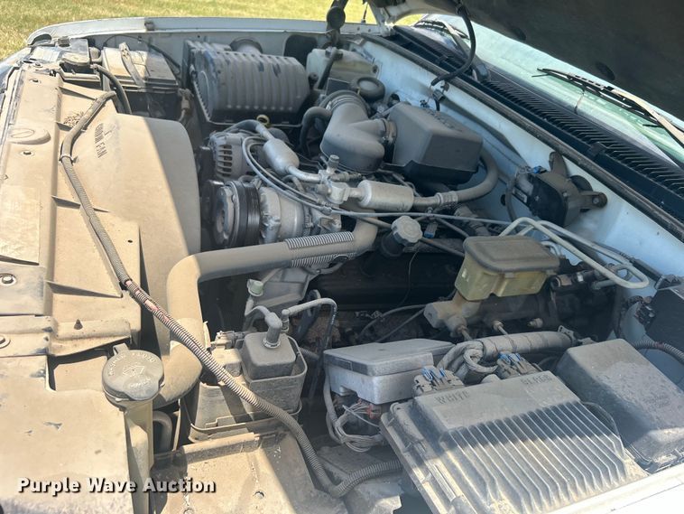 image for item DP1131 1999 Chevrolet Suburban 2500 SUV