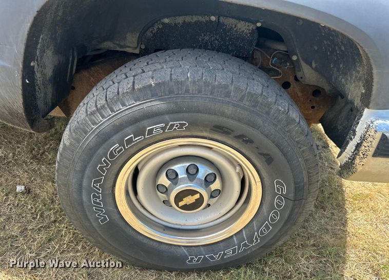 image for item DP1131 1999 Chevrolet Suburban 2500 SUV