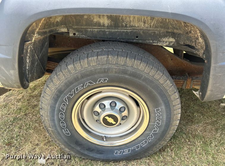 image for item DP1131 1999 Chevrolet Suburban 2500 SUV