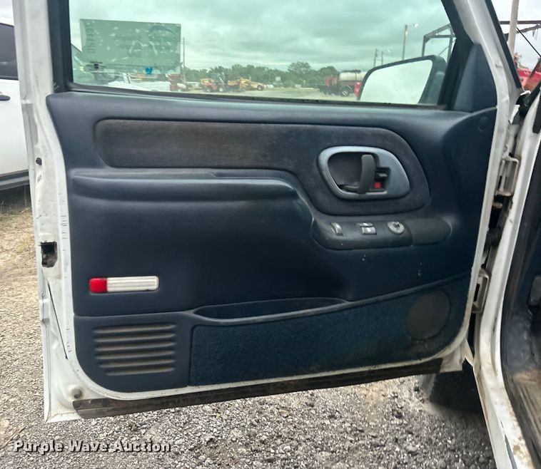 image for item DP1132 1998 Chevrolet K1500 pickup truck