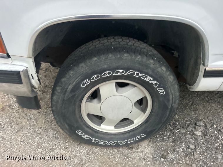 image for item DP1132 1998 Chevrolet K1500 pickup truck