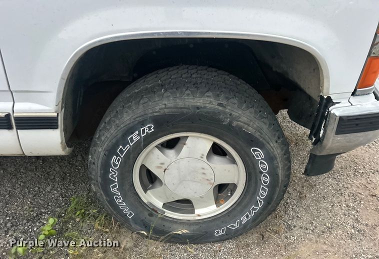 image for item DP1132 1998 Chevrolet K1500 pickup truck