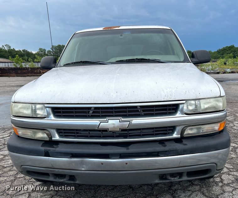 image for item DP1135 2001 Chevrolet Tahoe SUV