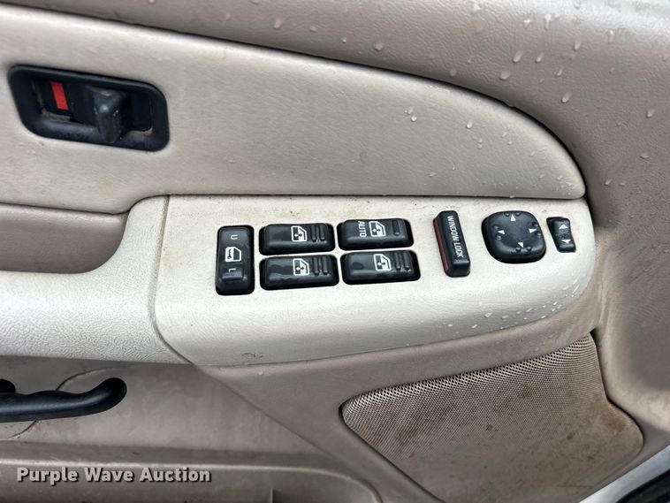 image for item DP1135 2001 Chevrolet Tahoe SUV