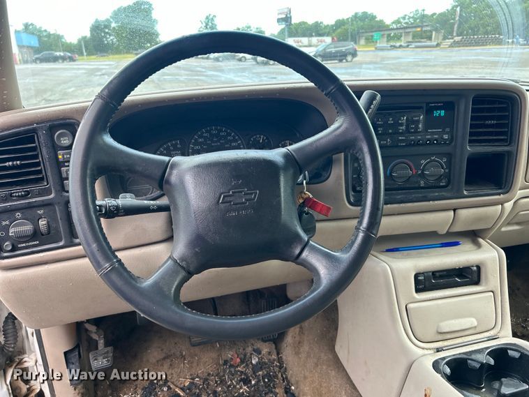 image for item DP1135 2001 Chevrolet Tahoe SUV