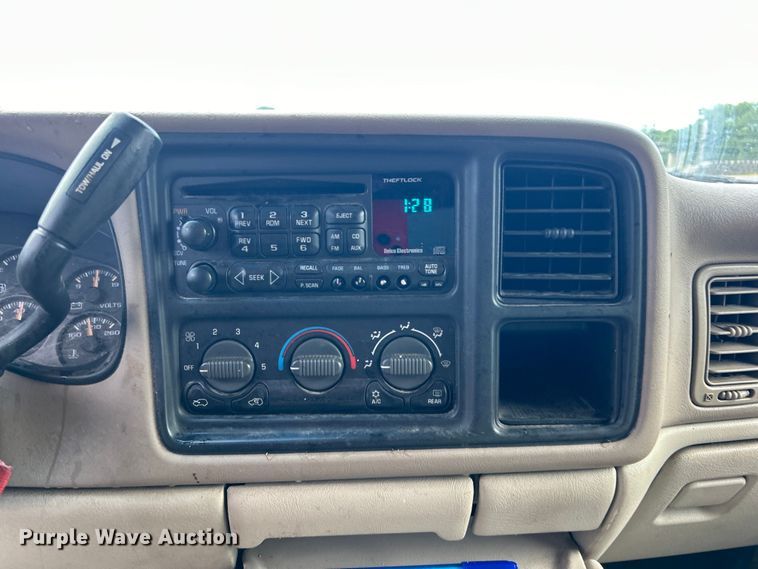 image for item DP1135 2001 Chevrolet Tahoe SUV