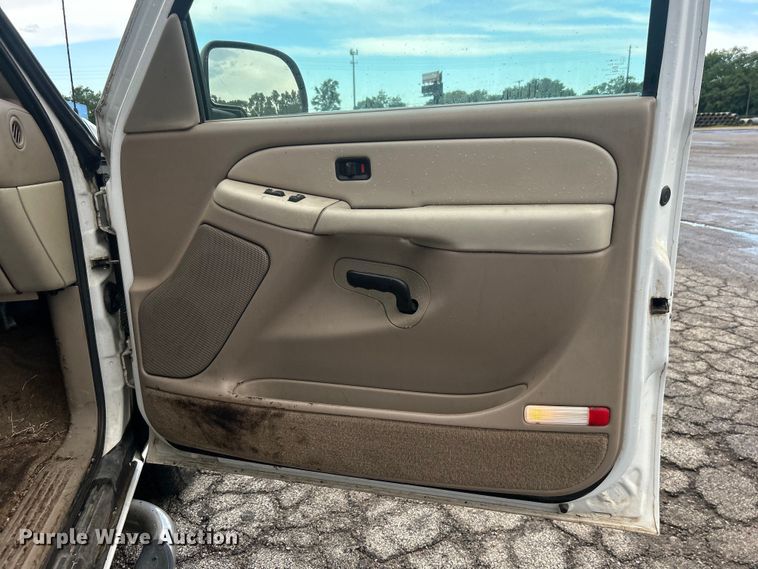 image for item DP1135 2001 Chevrolet Tahoe SUV