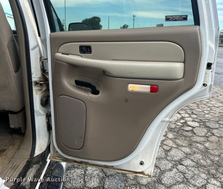 image for item DP1135 2001 Chevrolet Tahoe SUV