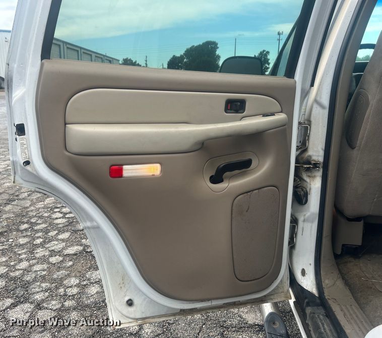 image for item DP1135 2001 Chevrolet Tahoe SUV