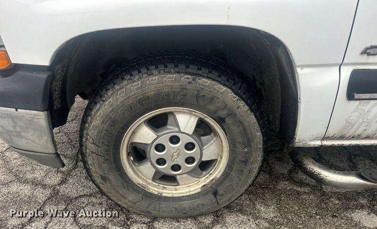 image for item DP1135 2001 Chevrolet Tahoe SUV