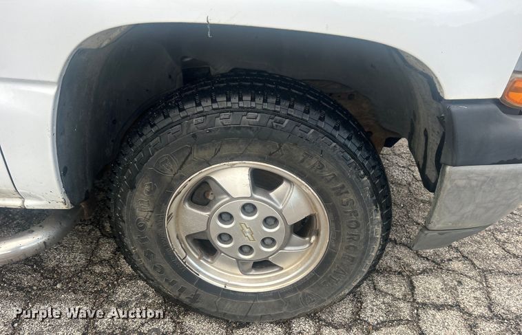 image for item DP1135 2001 Chevrolet Tahoe SUV