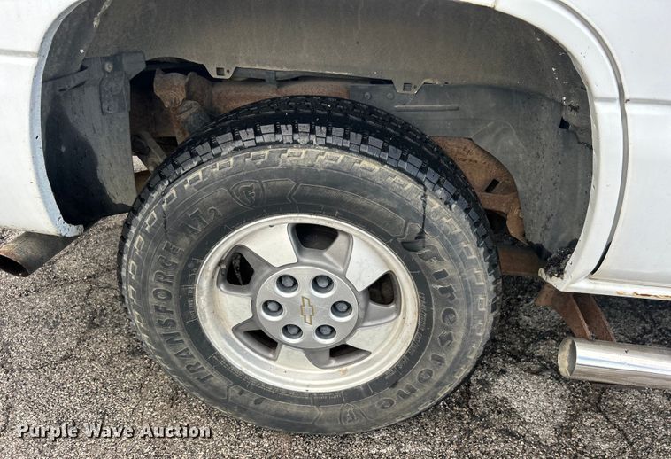 image for item DP1135 2001 Chevrolet Tahoe SUV