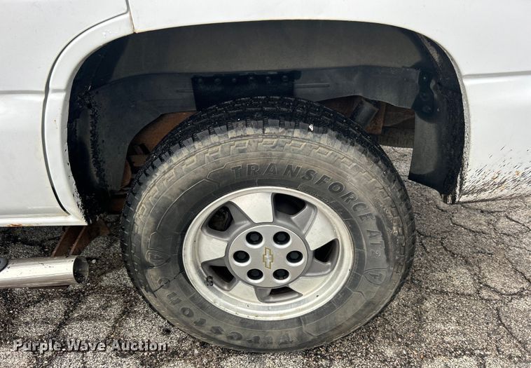 image for item DP1135 2001 Chevrolet Tahoe SUV