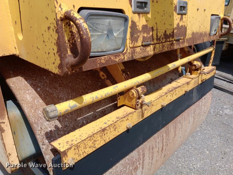 image for item DP1136 Sakai SW650 double drum vibratory roller